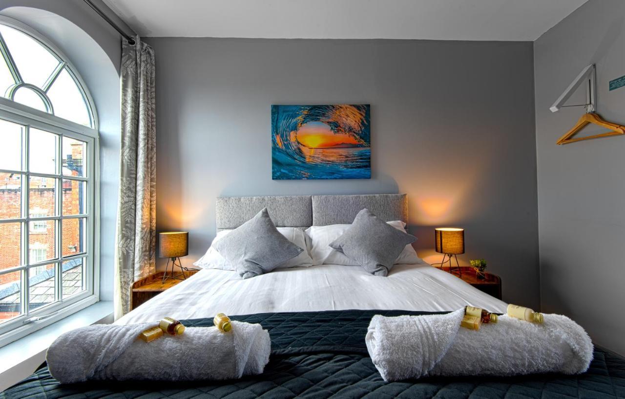 The Penthouse Gathering - Town Centre - Sleeps Up To 16 렉섬 외부 사진