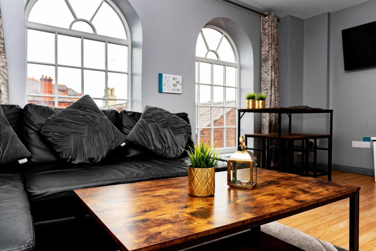 The Penthouse Gathering - Town Centre - Sleeps Up To 16 렉섬 외부 사진